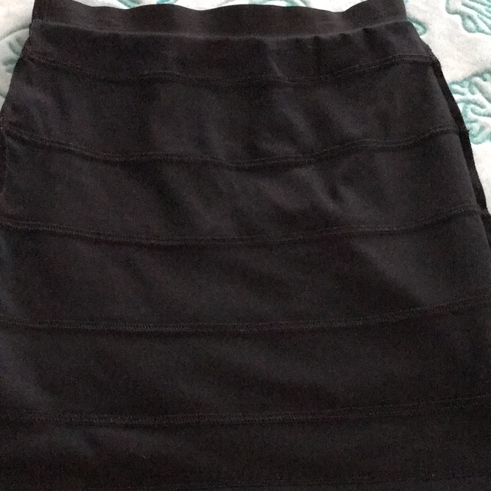 Basic House large black skirt